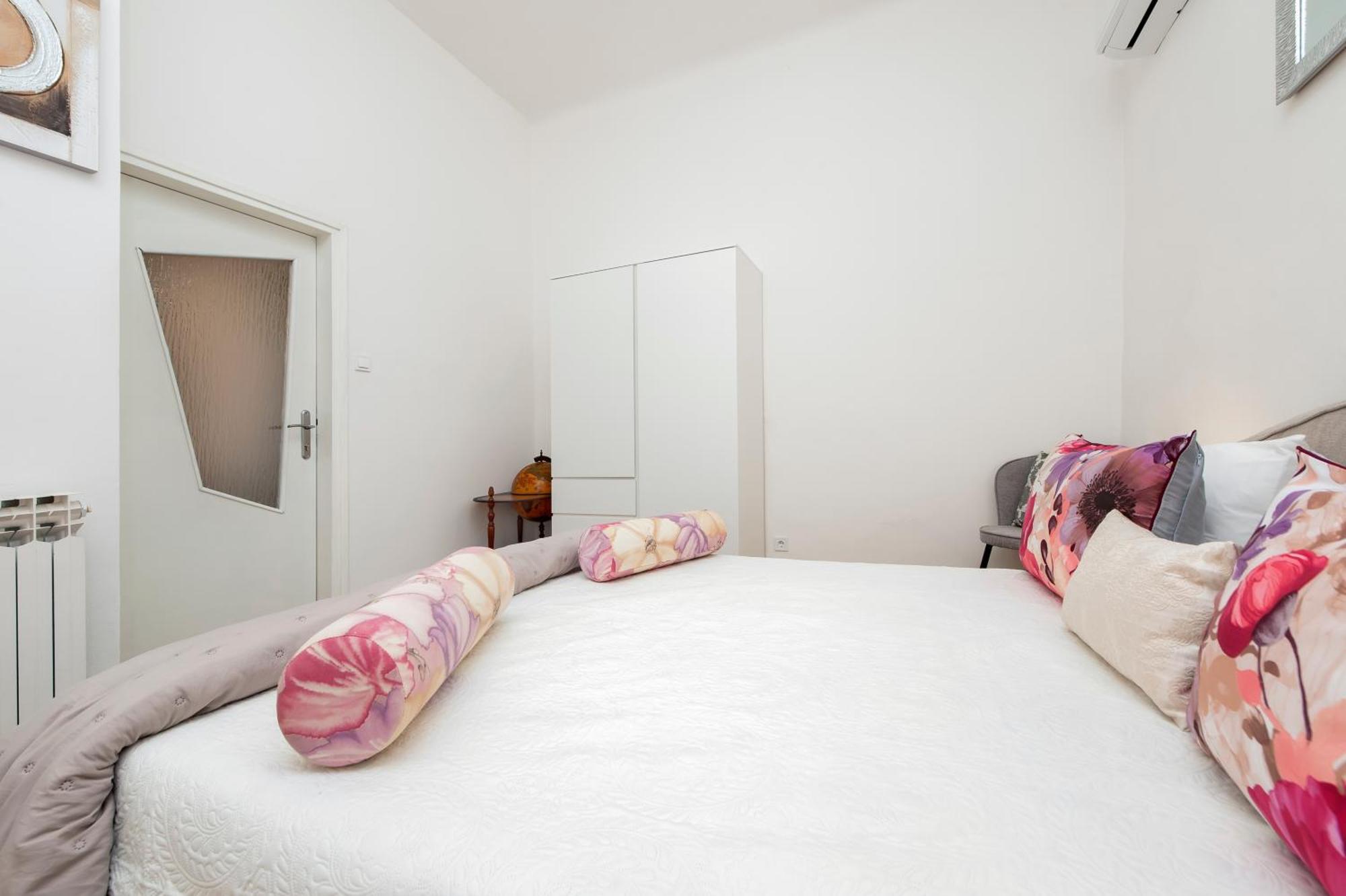 Apartment Rubi Ровінь Екстер'єр фото